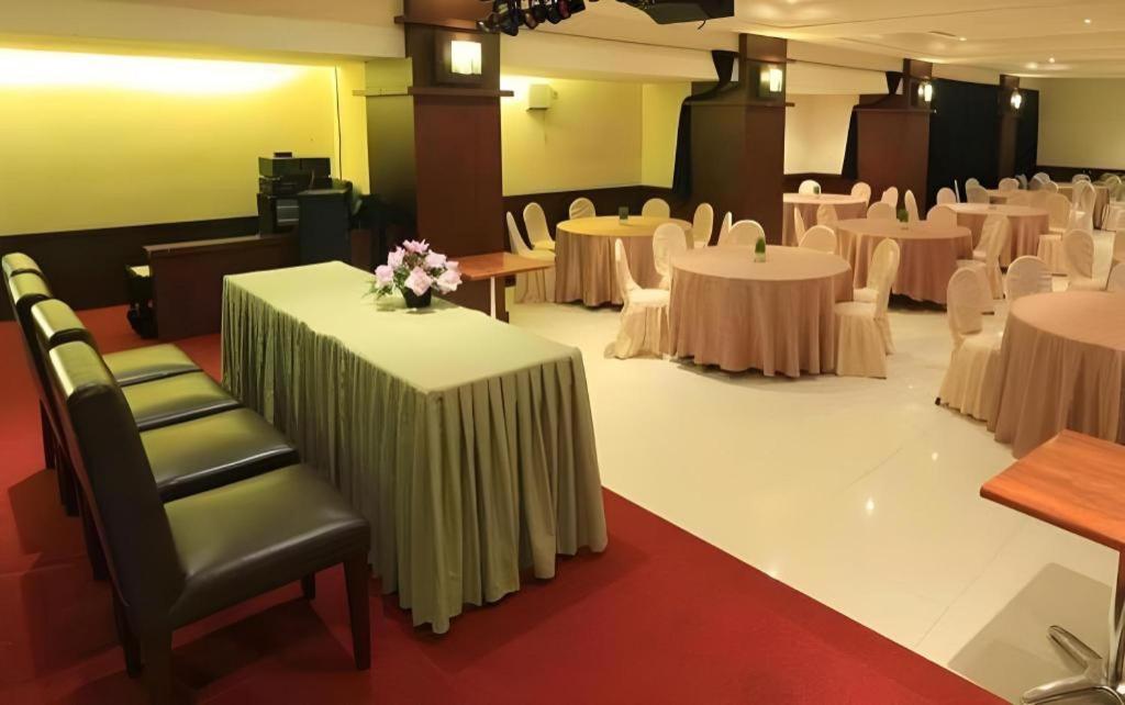 Hotel Tarakan Plaza Exterior foto