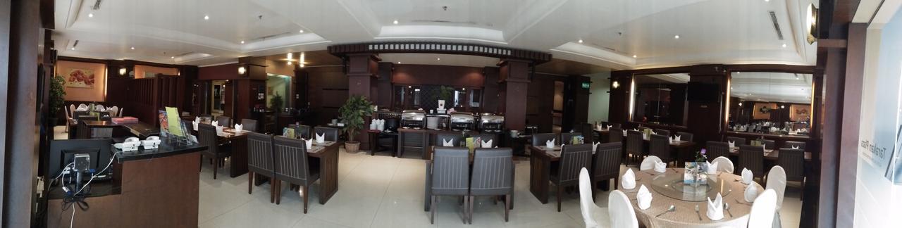Hotel Tarakan Plaza Exterior foto