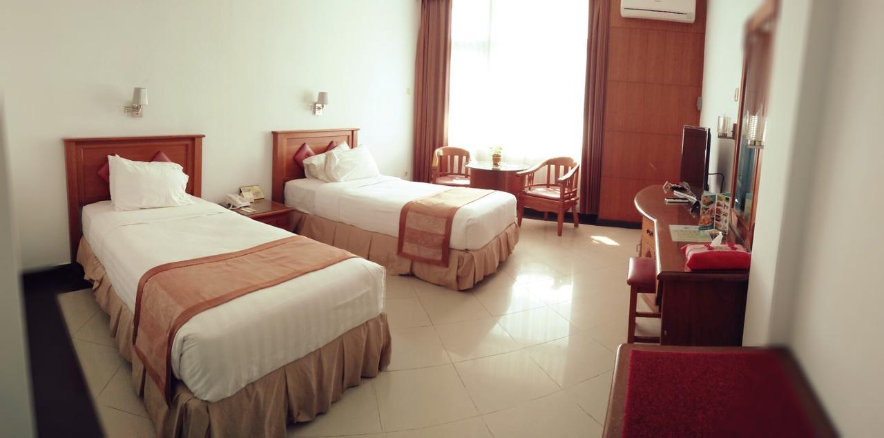 Hotel Tarakan Plaza Exterior foto