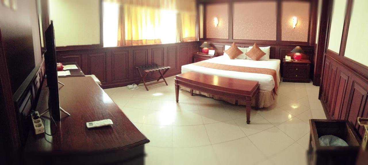 Hotel Tarakan Plaza Exterior foto